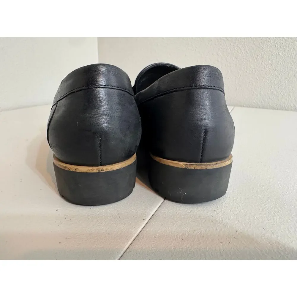 Kate Spade Karisa black leather chunky sole loafer flower & gold tone S 8.5
